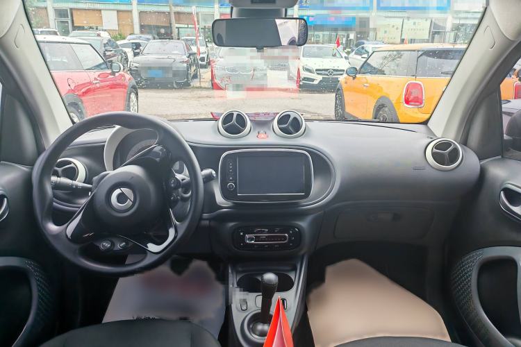 Used smart fortwo 2018 1.0L 52kW Hardtop Dynamic Version China V Interior 1