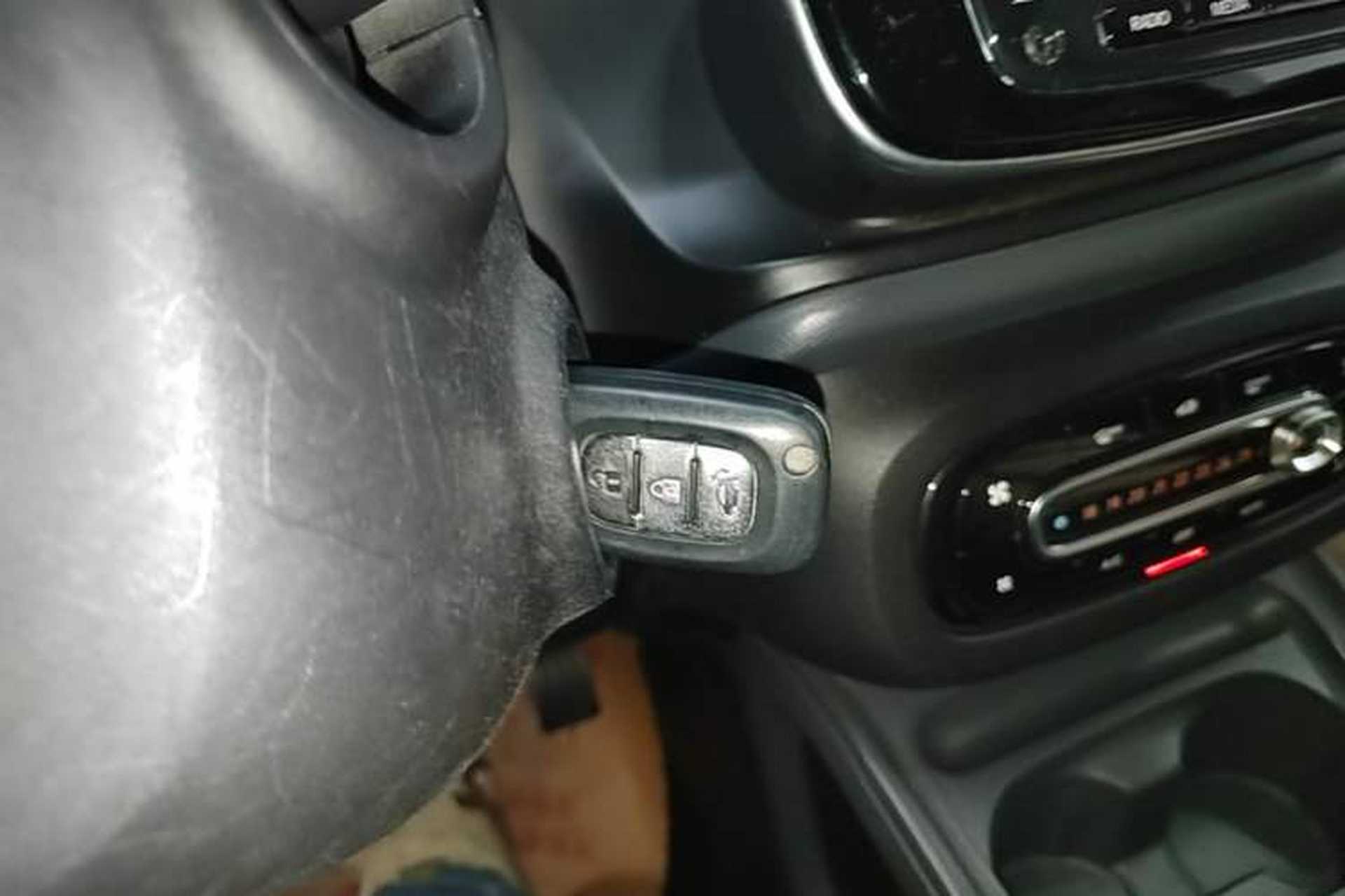 Used smart fortwo 2018 1.0L 52kW Hardtop Dynamic Version China V Interior 1
