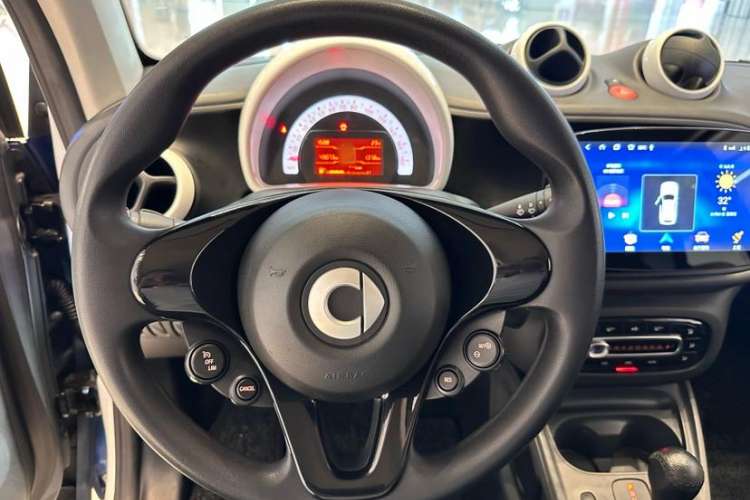 Used smart fortwo 2018 1.0L 52kW Hardtop Dynamic Version China V Interior 2
