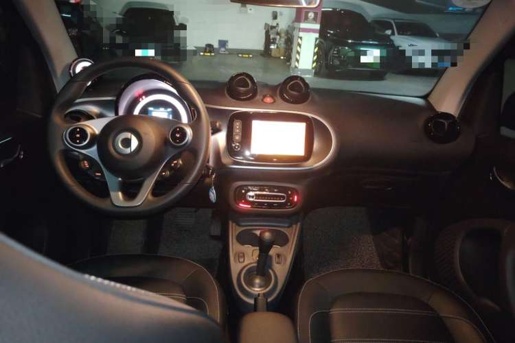 Used smart fortwo 2018 0.9T 66kW Hardtop Pioneer Edition China V Emission Standard Interior 2