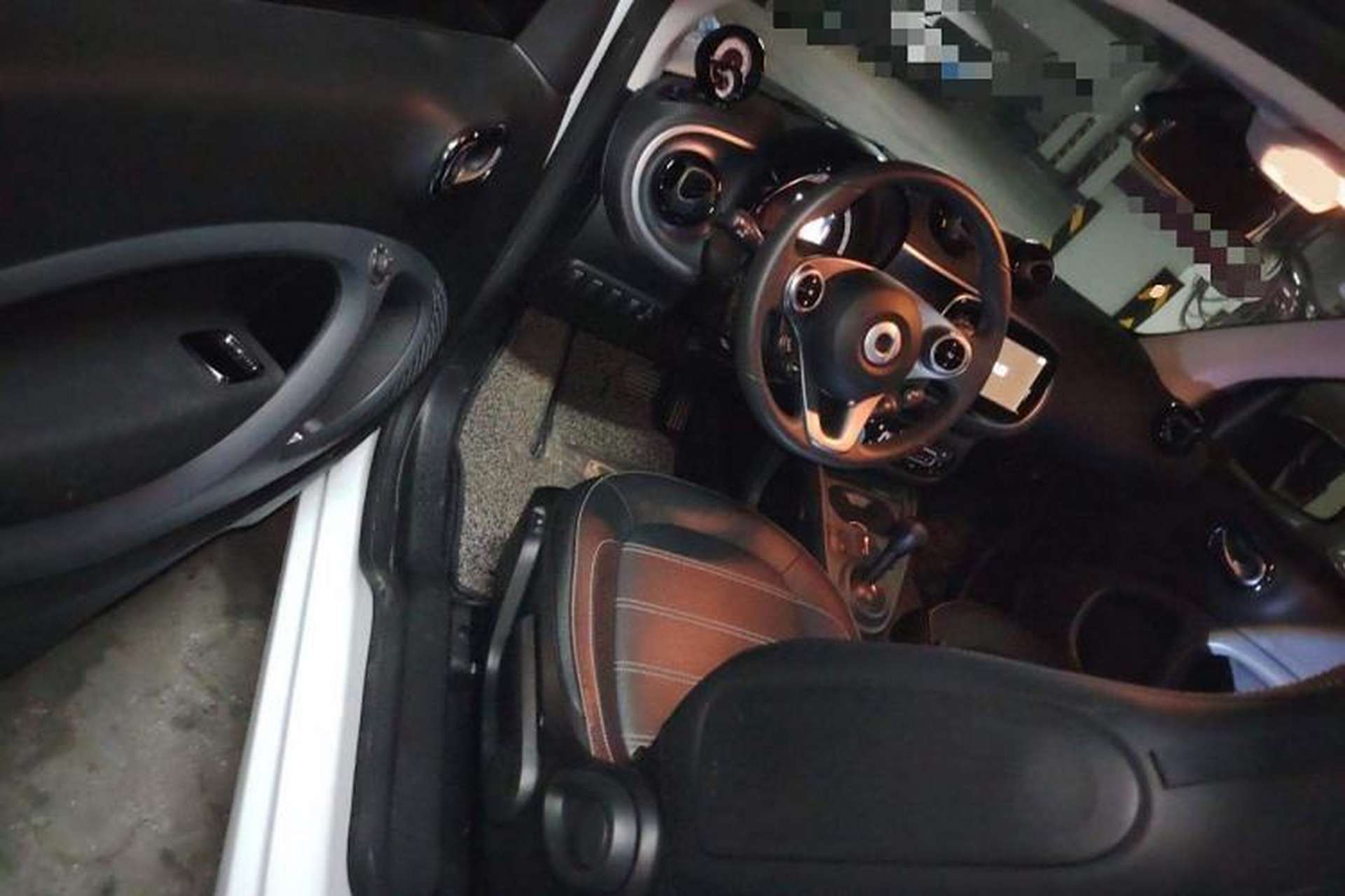 Used smart fortwo 2018 0.9T 66kW Hardtop Pioneer Edition China V Emission Standard Interior 3