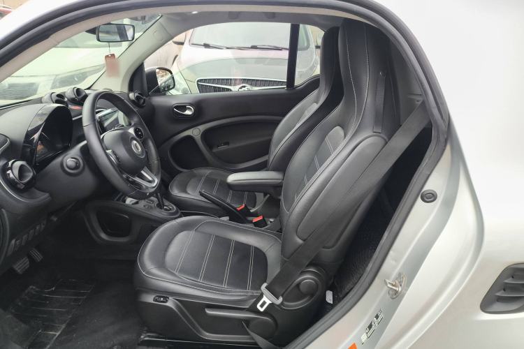Used smart fortwo 2018 0.9T 66kW Hardtop Pioneer Edition China V Emission Standard Interior 4