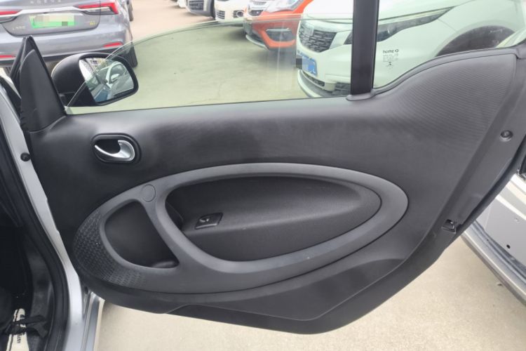 Used smart fortwo 2018 0.9T 66kW Hardtop Pioneer Edition China V Emission Standard Interior 5