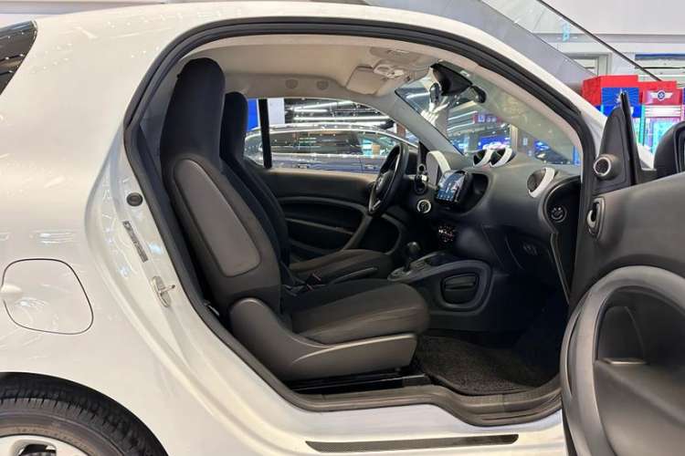 Used smart fortwo 2018 1.0L 52kW Hardtop Dynamic Version China V Interior 5