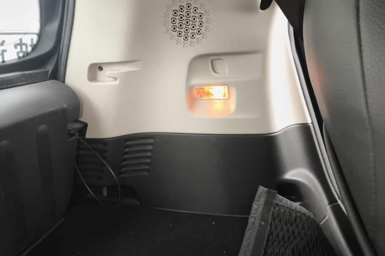 Used smart fortwo 2018 0.9T 66kW Hardtop Pioneer Edition China V Emission Standard Interior 8