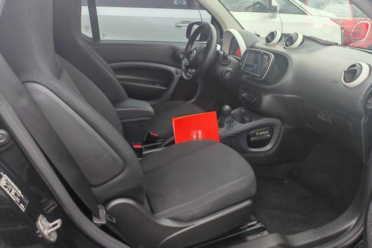 Used smart fortwo 2018 1.0L 52kW Hardtop Dynamic Version China V Interior 9