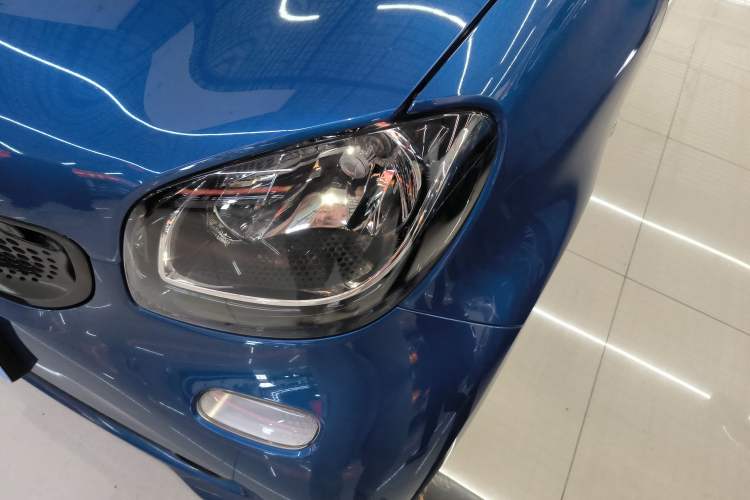 Used smart fortwo 2018 1.0L 52kW Hardtop Passion Edition China V Standard Left Front Headlight