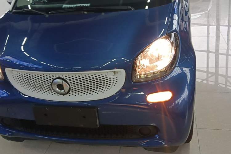 Used smart fortwo 2018 1.0L 52kW Hardtop Passion Edition China V Standard Left Front Headlight