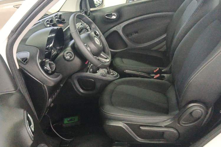 Used smart fortwo 2018 1.0L 52kW Hardtop Passion Edition China V Standard Left Front Seat