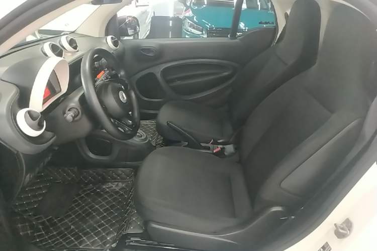 Used smart fortwo 2018 1.0L 52kW Hardtop Dynamic Version China V Left Front Seat