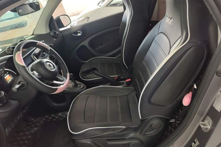 Used smart fortwo 2018 1.0L 52kW Hardtop Passion Edition China V Standard Left Rear Seat