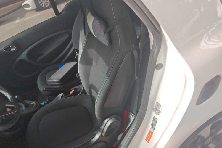 Used smart fortwo 2018 1.0L 52kW Hardtop Passion Edition China V Standard Left Rear Seat