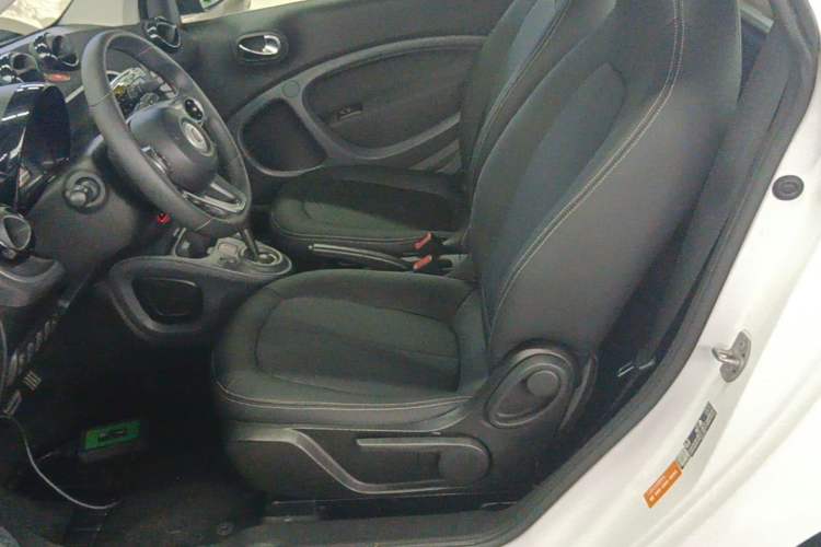 Used smart fortwo 2018 1.0L 52kW Hardtop Passion Edition China V Standard Left Rear Seat