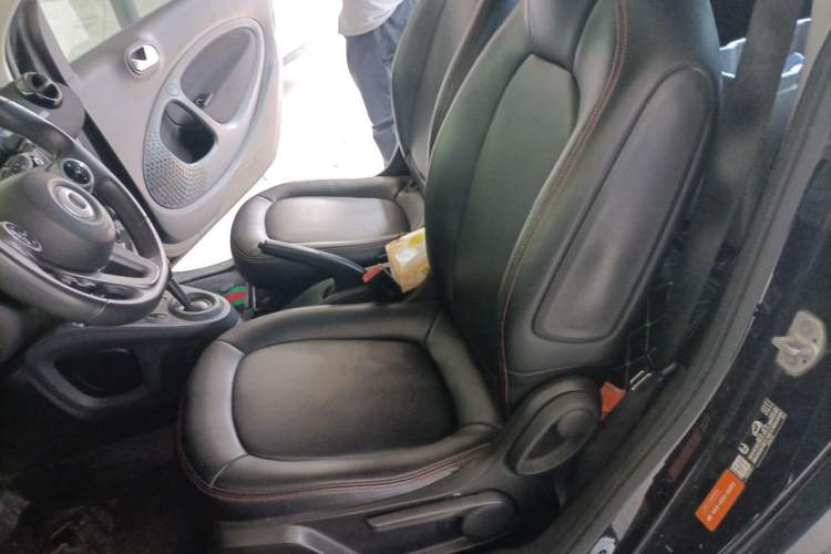 Used smart fortwo 2018 1.0L 52kW Hardtop Passion Edition China V Standard Left Rear Seat