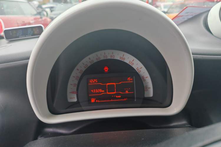 Used smart fortwo 2018 1.0L 52kW Hardtop Dynamic Version China V Odometer Close Up