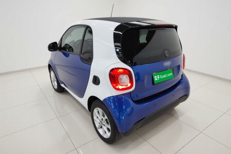 Used smart fortwo 2018 1.0L 52kW Hardtop Dynamic Version China V Rear Left 45 Deg