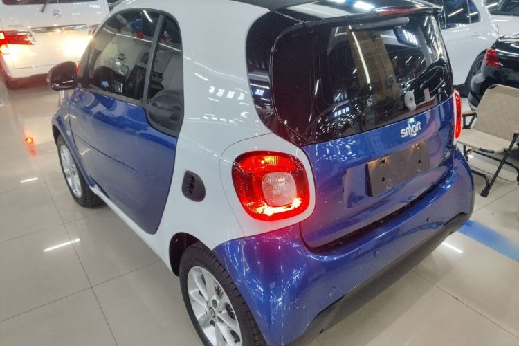 Used smart fortwo 2018 1.0L 52kW Hardtop Dynamic Version China V Rear Left 45 Deg