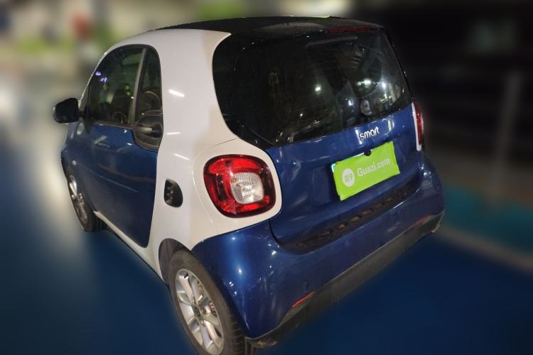 Used smart fortwo 2018 1.0L 52kW Hardtop Dynamic Version China V Rear Left 45 Deg