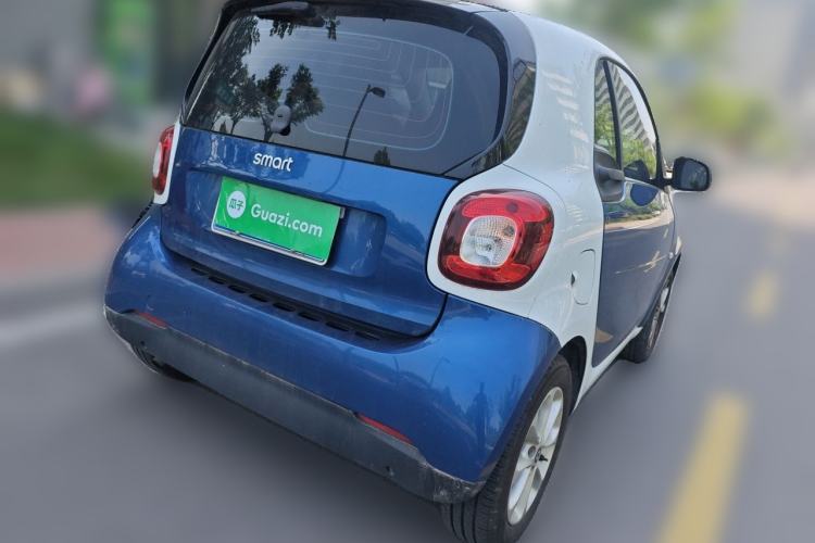 Used smart fortwo 2018 1.0L 52kW Hardtop Dynamic Version China V Rear Right 45 Deg