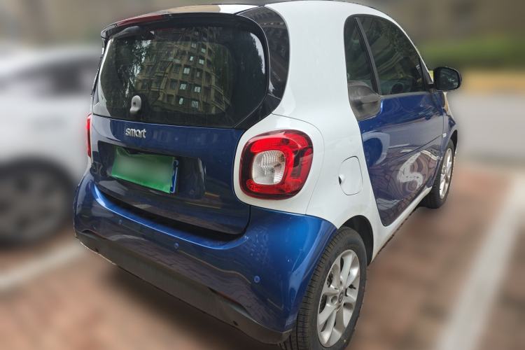 Used smart fortwo 2018 1.0L 52kW Hardtop Dynamic Version China V Rear Right 45 Deg