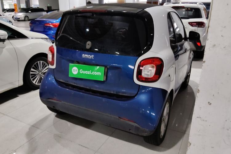 Used smart fortwo 2018 1.0L 52kW Hardtop Dynamic Version China V Rear Right 45 Deg