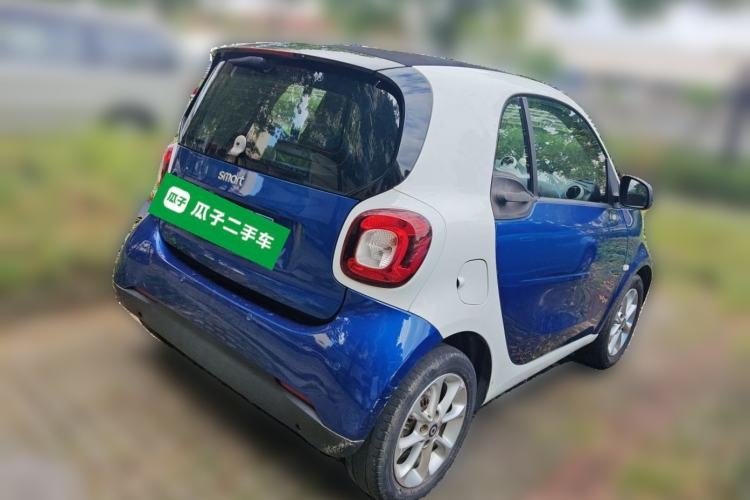 Used smart fortwo 2018 1.0L 52kW Hardtop Dynamic Version China V Rear Right 45 Deg