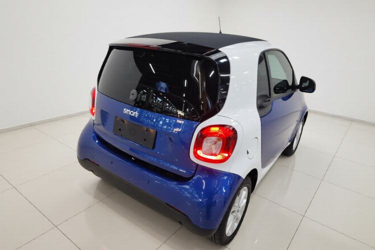 Used smart fortwo 2018 1.0L 52kW Hardtop Dynamic Version China V Rear Right 45 Deg