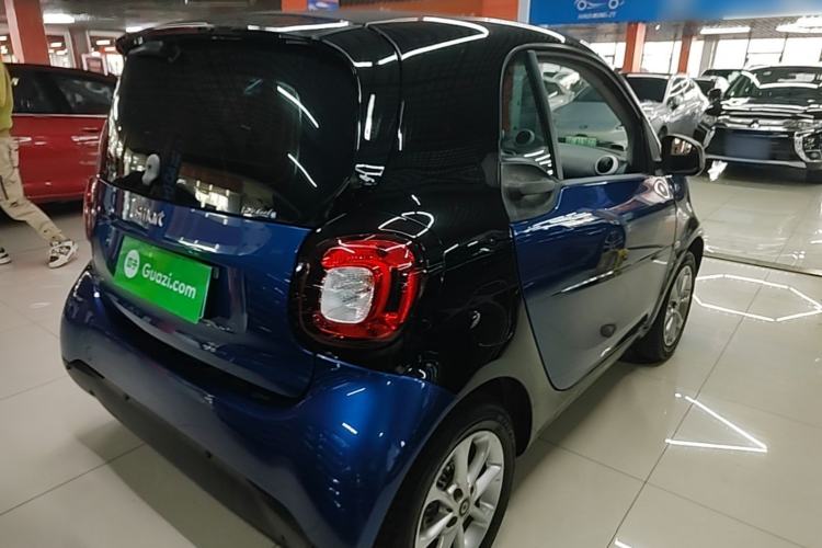 Used smart fortwo 2018 1.0L 52kW Hardtop Dynamic Version China V Rear Right 45 Deg