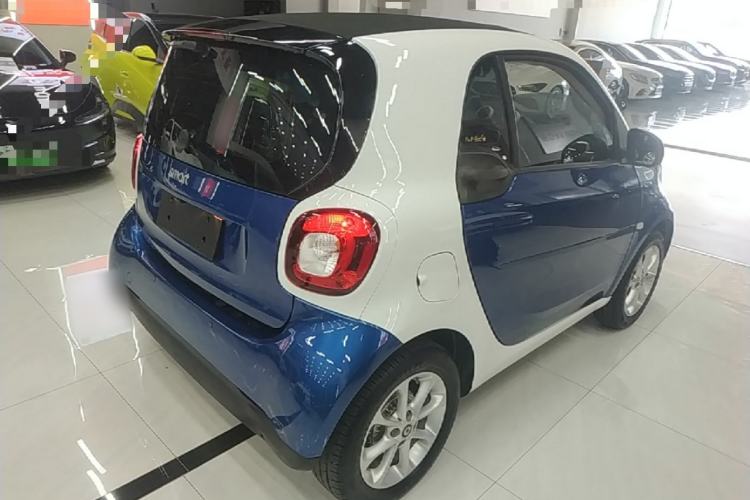 Used smart fortwo 2018 1.0L 52kW Hardtop Dynamic Version China V Rear Right 45 Deg