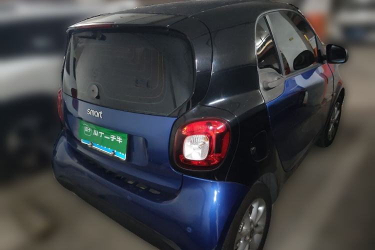 Used smart fortwo 2018 1.0L 52kW Hardtop Dynamic Version China V Rear Right 45 Deg