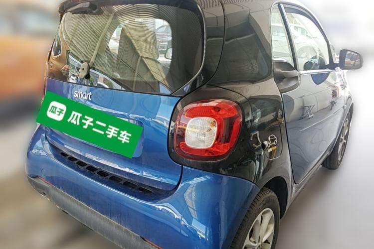Used smart fortwo 2018 1.0L 52kW Hardtop Dynamic Version China V Rear Right 45 Deg