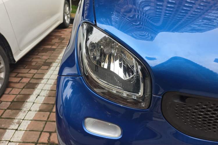 Used smart fortwo 2018 1.0L 52kW Hardtop Dynamic Version China V Right Front Headlight