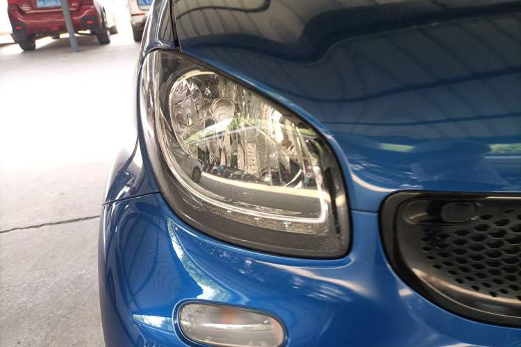 Used smart fortwo 2018 1.0L 52kW Hardtop Passion Edition China V Standard Right Front Headlight