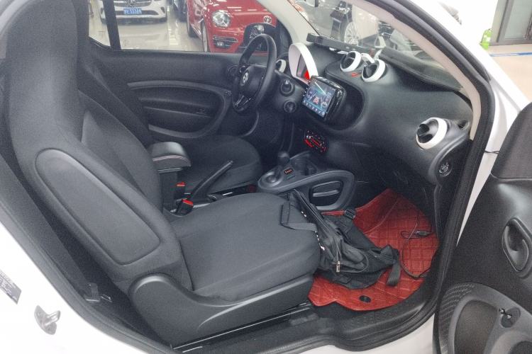 Used smart fortwo 2018 1.0L 52kW Hardtop Dynamic Version China V Right Front Seat