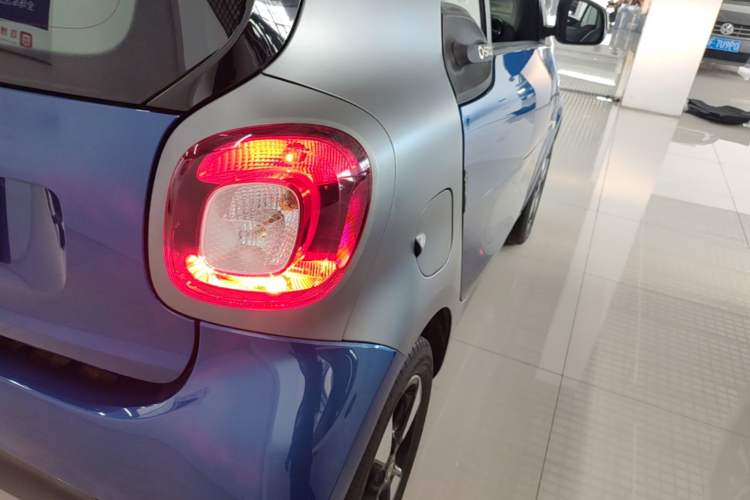 Used smart fortwo 2018 1.0L 52kW Hardtop Passion Edition China V Standard Right Rear Taillight