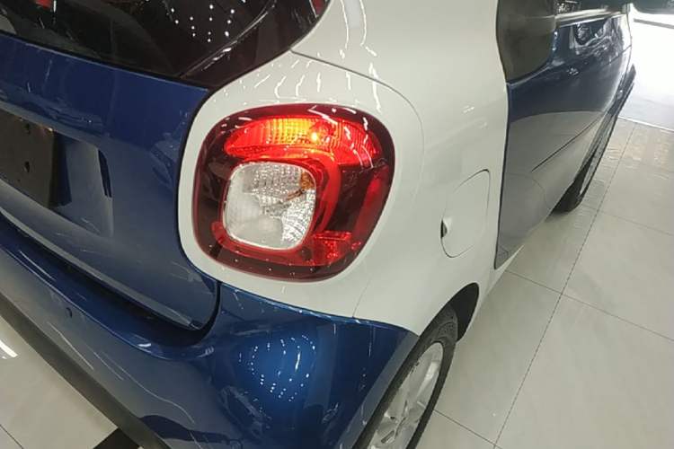 Used smart fortwo 2018 1.0L 52kW Hardtop Dynamic Version China V Right Rear Taillight