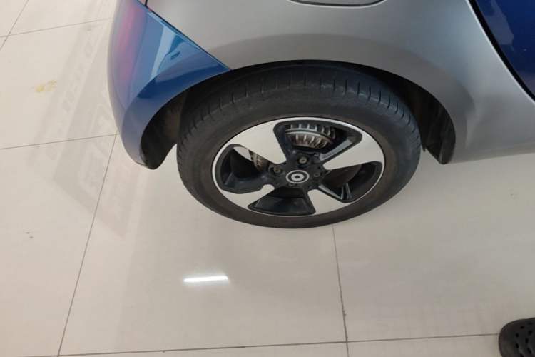 Used smart fortwo 2018 1.0L 52kW Hardtop Passion Edition China V Standard Right Rear Wheel Hub