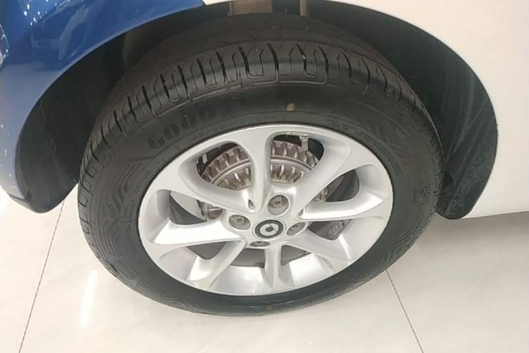 Used smart fortwo 2018 1.0L 52kW Hardtop Dynamic Version China V Right Rear Wheel Hub
