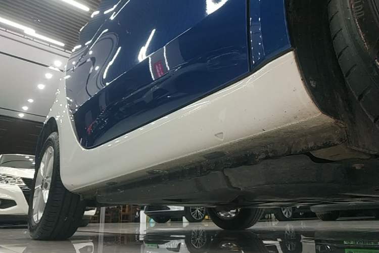Used smart fortwo 2018 1.0L 52kW Hardtop Dynamic Version China V Right Side Sill