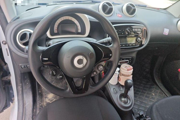 Used smart fortwo 2018 1.0L 52kW Hardtop Dynamic Version China V Steering Wheel