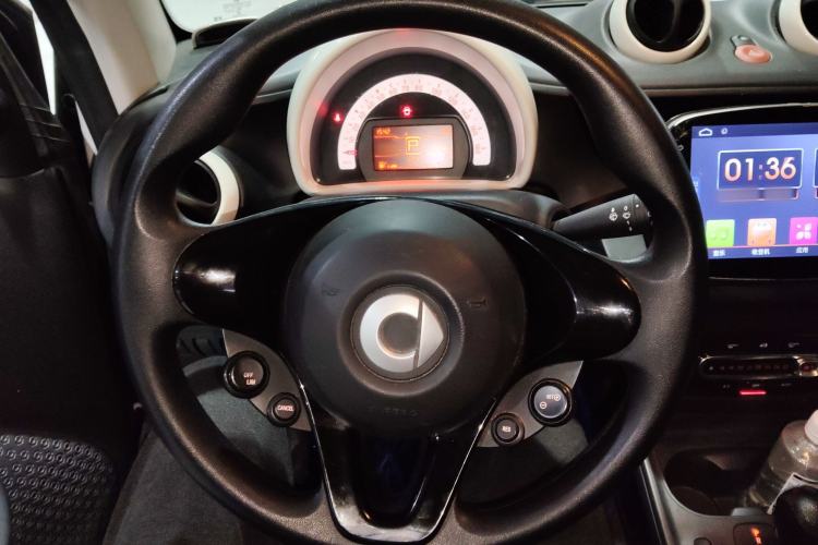 Used smart fortwo 2018 1.0L 52kW Hardtop Dynamic Version China V Steering Wheel