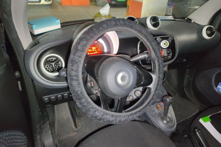 Used smart fortwo 2018 1.0L 52kW Hardtop Dynamic Version China V Steering Wheel