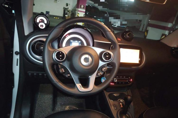Used smart fortwo 2018 0.9T 66kW Hardtop Pioneer Edition China V Emission Standard Steering Wheel