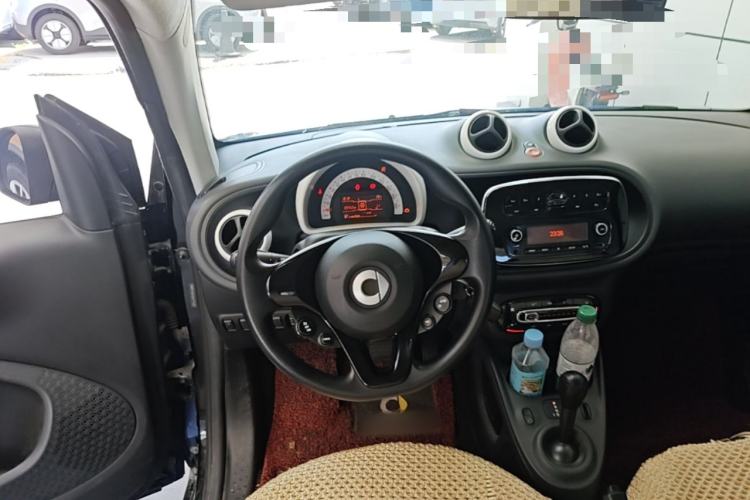 Used smart fortwo 2018 1.0L 52kW Hardtop Dynamic Version China V Steering Wheel