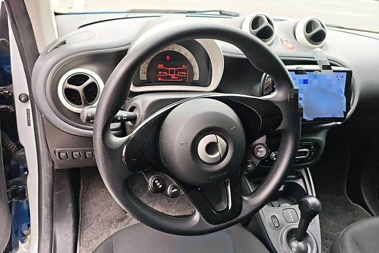 Used smart fortwo 2018 1.0L 52kW Hardtop Dynamic Version China V Steering Wheel