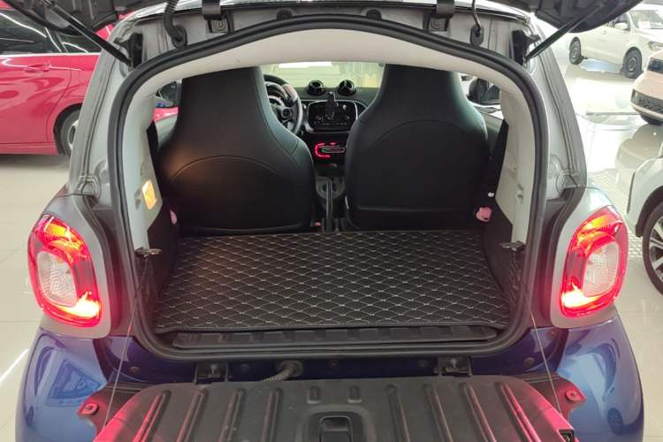 Used smart fortwo 2018 1.0L 52kW Hardtop Passion Edition China V Standard Trunk
