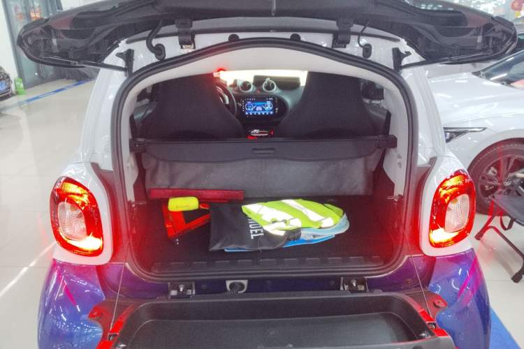 Used smart fortwo 2018 1.0L 52kW Hardtop Dynamic Version China V Trunk