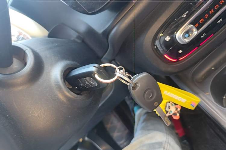 Used smart fortwo 2018 1.0L 52kW Hardtop Dynamic Version China V Vehicle Key