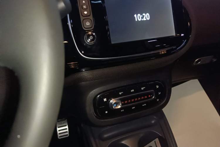 Used smart fortwo 2018 0.9T 66 kW Chocolate Special Edition China V Standard Audio And AC Panel