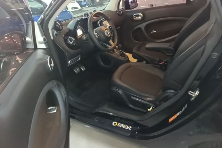 Used smart fortwo 2018 0.9T 66 kW Chocolate Special Edition China V Standard Driver Seat